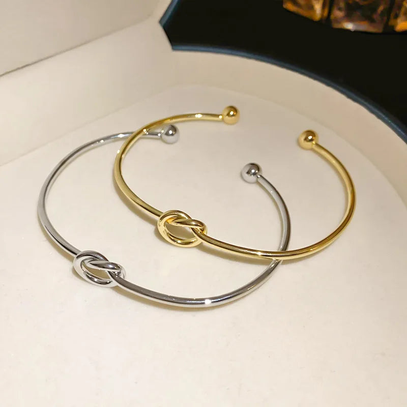 Stainless Steel Golden Vintage Bracelet – Twist