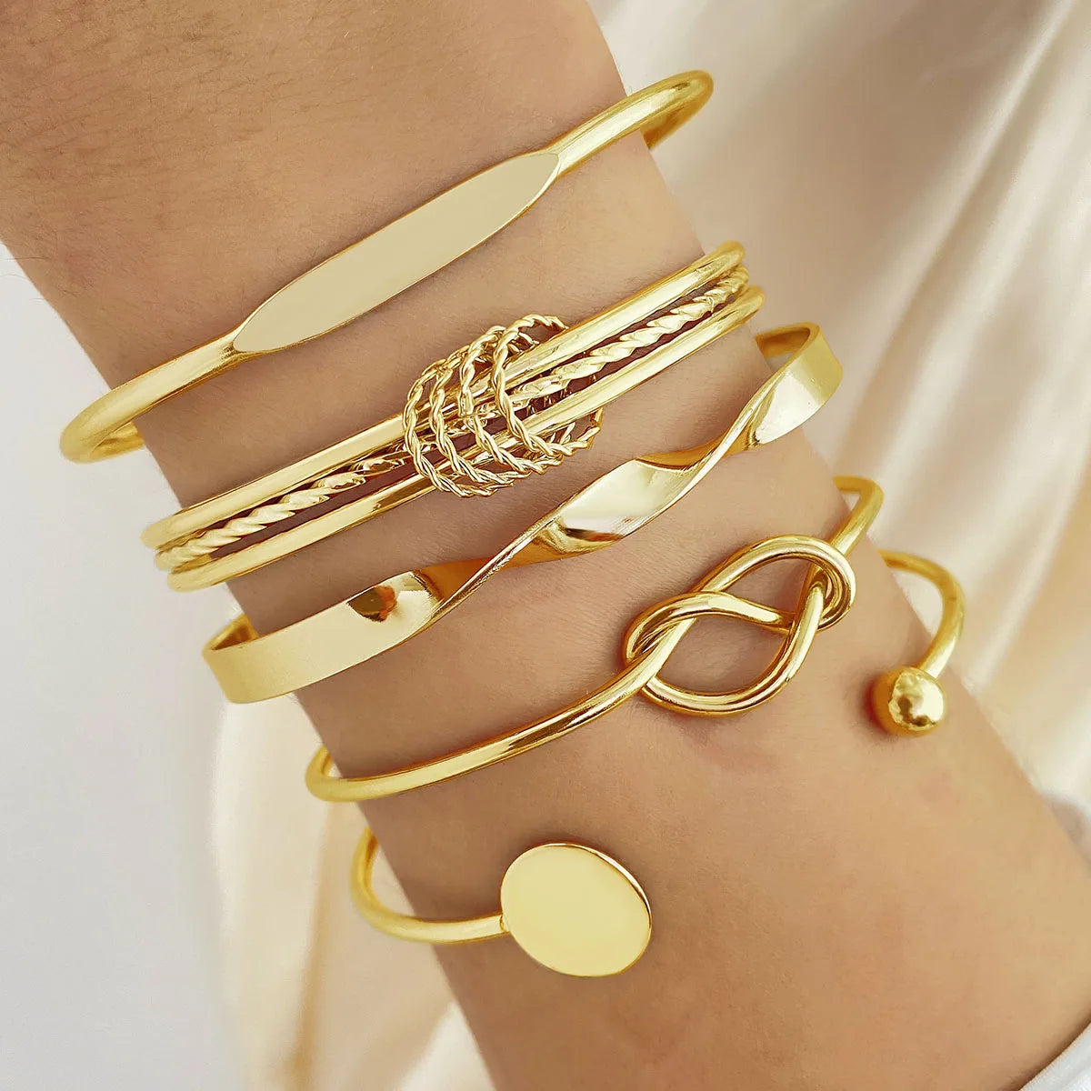 Luna Layers – Multilayer Elegance Bracelet Set